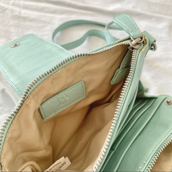 New York & Co | Tiffany Blue Shoulder Handbag 💙 - Picture 7 of 8